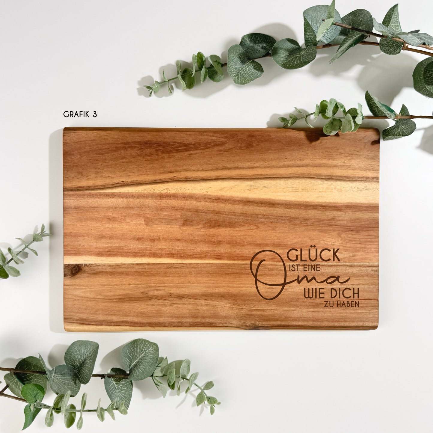 Schneidebrett aus Akazienholzbrett Oma und Opa | 32x21cm | PERSONALISIERBAR
