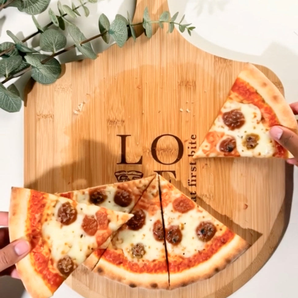 Personalisierter Bambus-Pizzateller mit Gravur | 32 cm Geschenk für  Pizza-Liebhaber – BLOOMST
